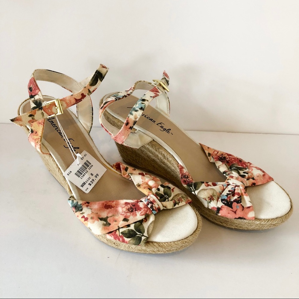 American Eagle floral wedges- size 8